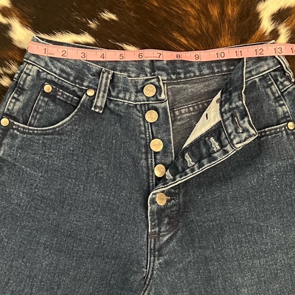 Women’s wrangler retro button up front jeans size 26 - Picture 2 of 3